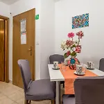 2 Bedroom Lovely In Διαμέρισμα