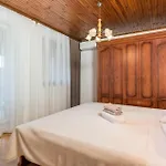 Διαμέρισμα 2 Bedroom Lovely In *