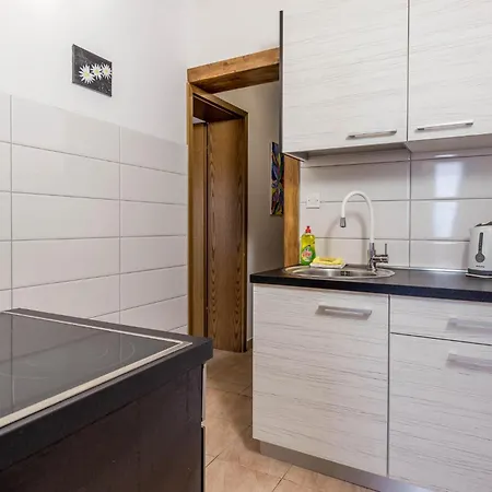 2 Bedroom Lovely In *