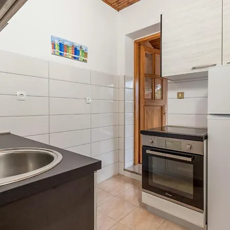 2 Bedroom Lovely In