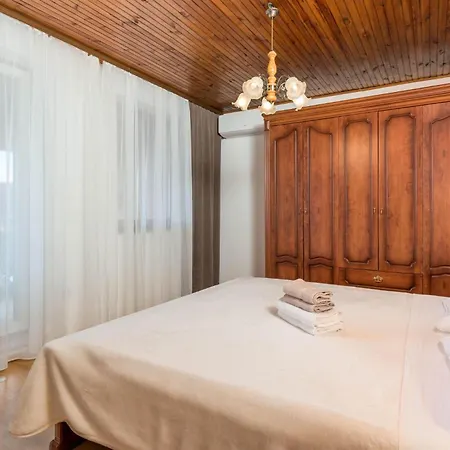 公寓 2 Bedroom Lovely In *