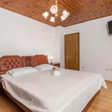公寓 2 Bedroom Lovely In 洛夫兰