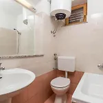 2 Bedroom Lovely In *